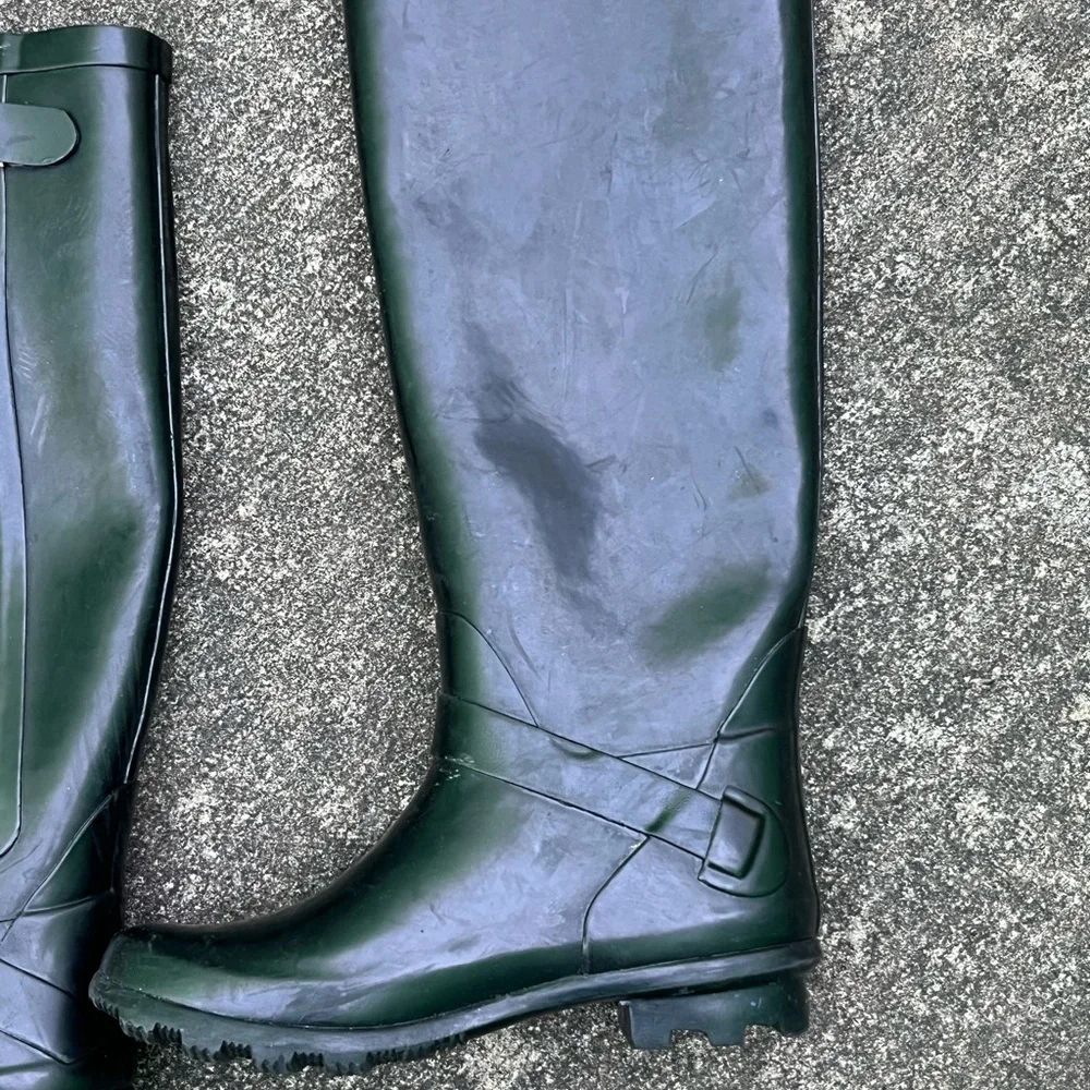 ARYA Tall Black Rain Boots with faux side zipper size 6